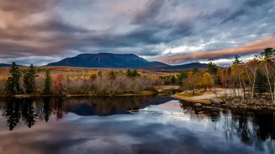 Wat zijn enkele landvormen in Maine?