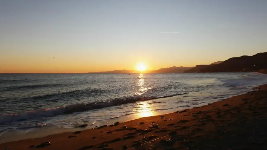 Якія асноўныя формы рэльефу Італіі?