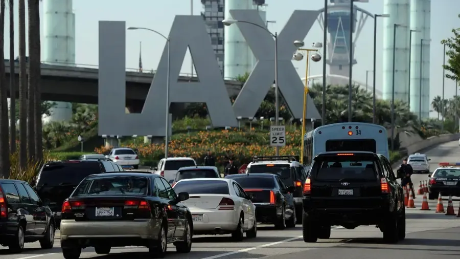 LAX の郵便番号は何ですか?