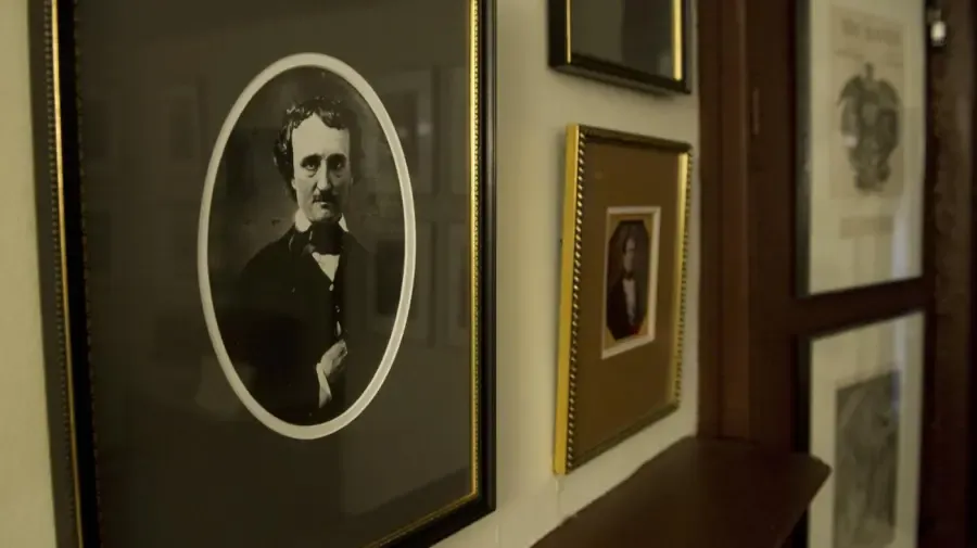 Эдгар Алан По адрэзаў сабе вуха?