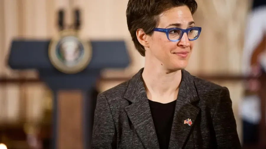 Hvordan kontakter et medlem av allmennheten Rachel Maddow?